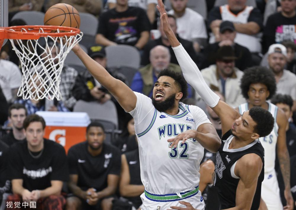 的球员对其 的球员对其