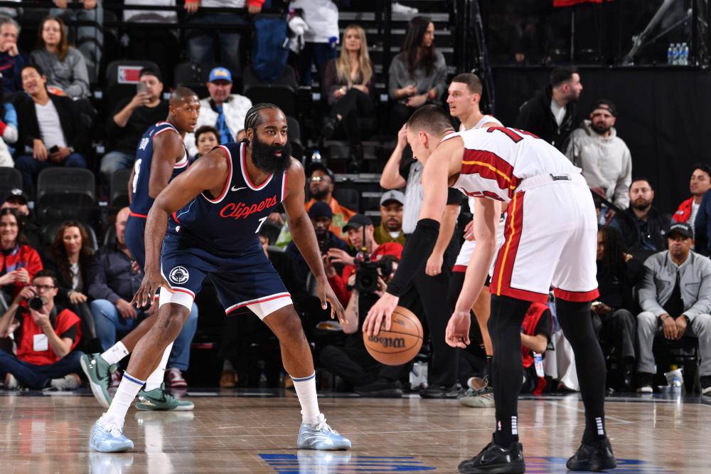 与攻击性依 与攻击性依